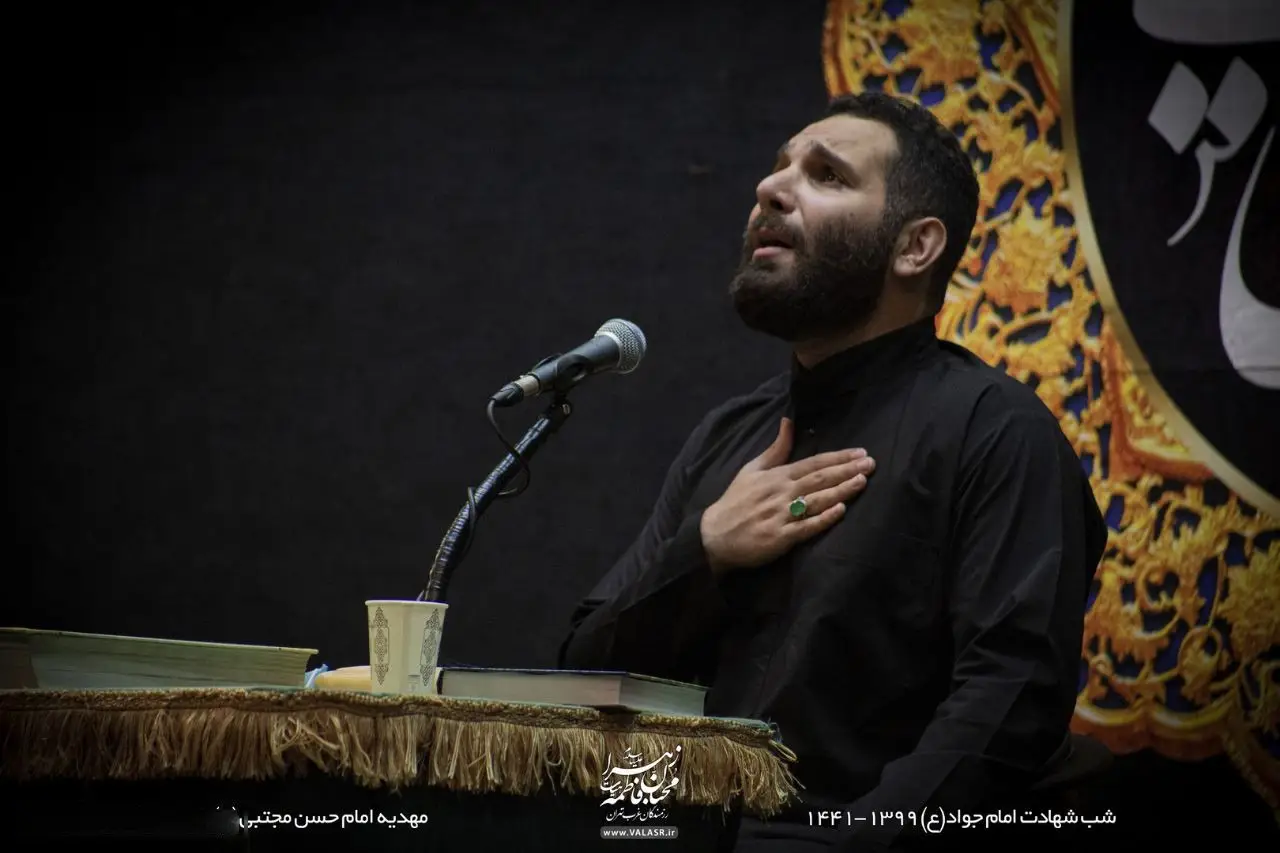 کاور اینجایی که من هستم تاریکیه می‌دونم - محمدحسین حدادیان