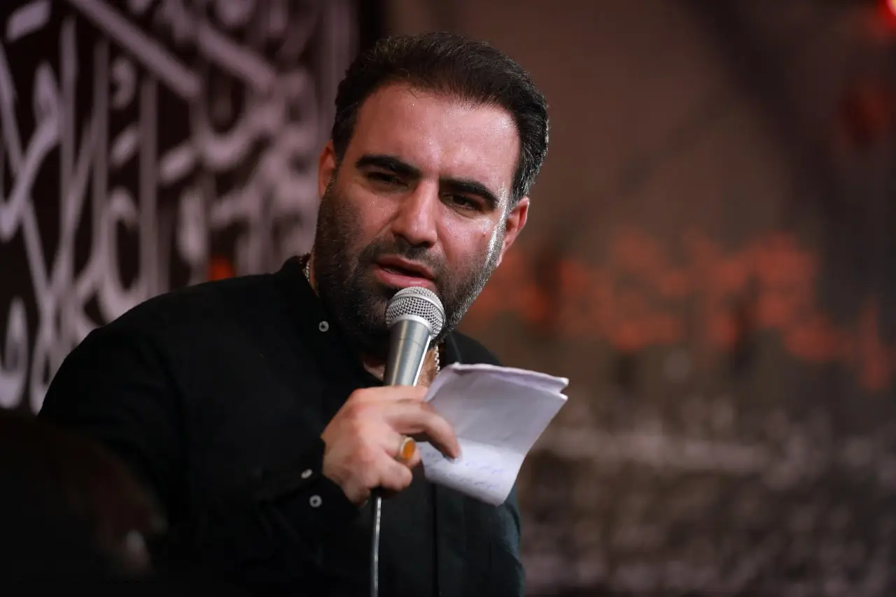 کاور اینجایی که من هستم تاریکیه میدونم - امیر کرمانشاهی
