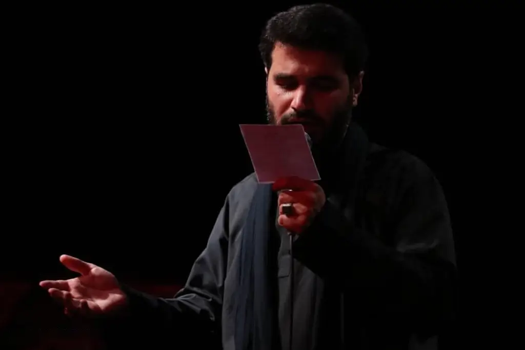 کاور علم شده تو کربلا بیرق مشکی عزا - میثم مطیعی