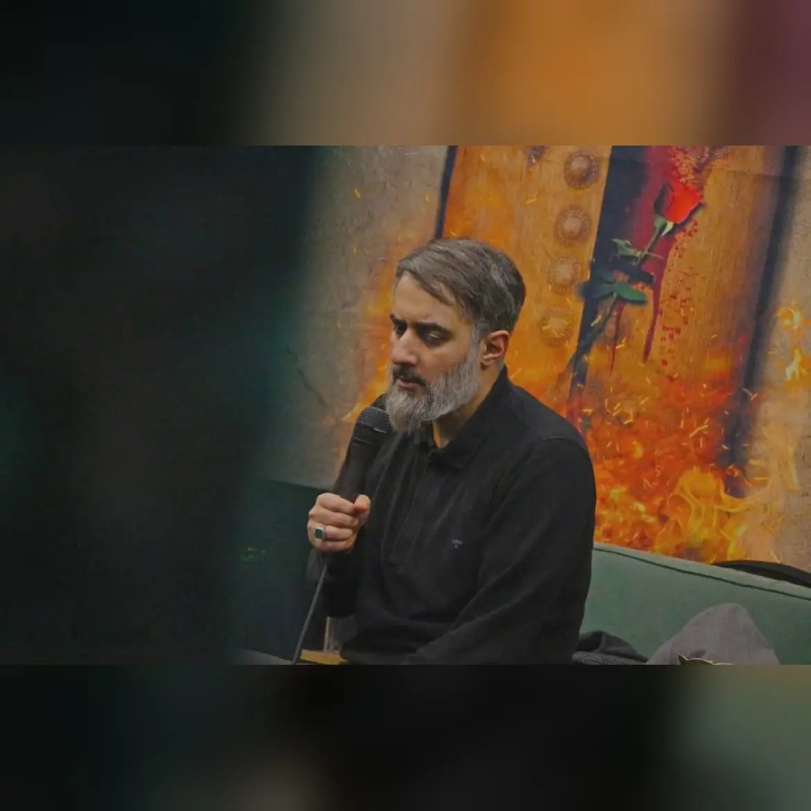 کاور نماهنگ پدرم حیدر مادرم زهراست - محمدحسین پویانفر