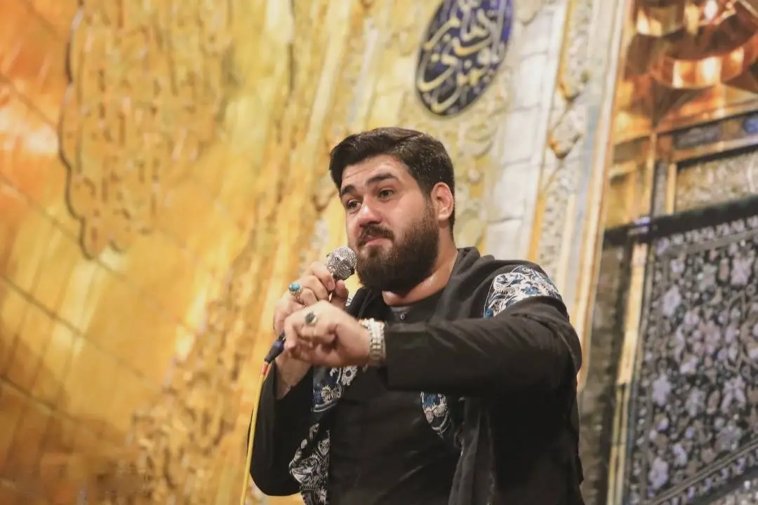 کاور رو شونه‌هام حس می‌کنم گرمی دستاتو