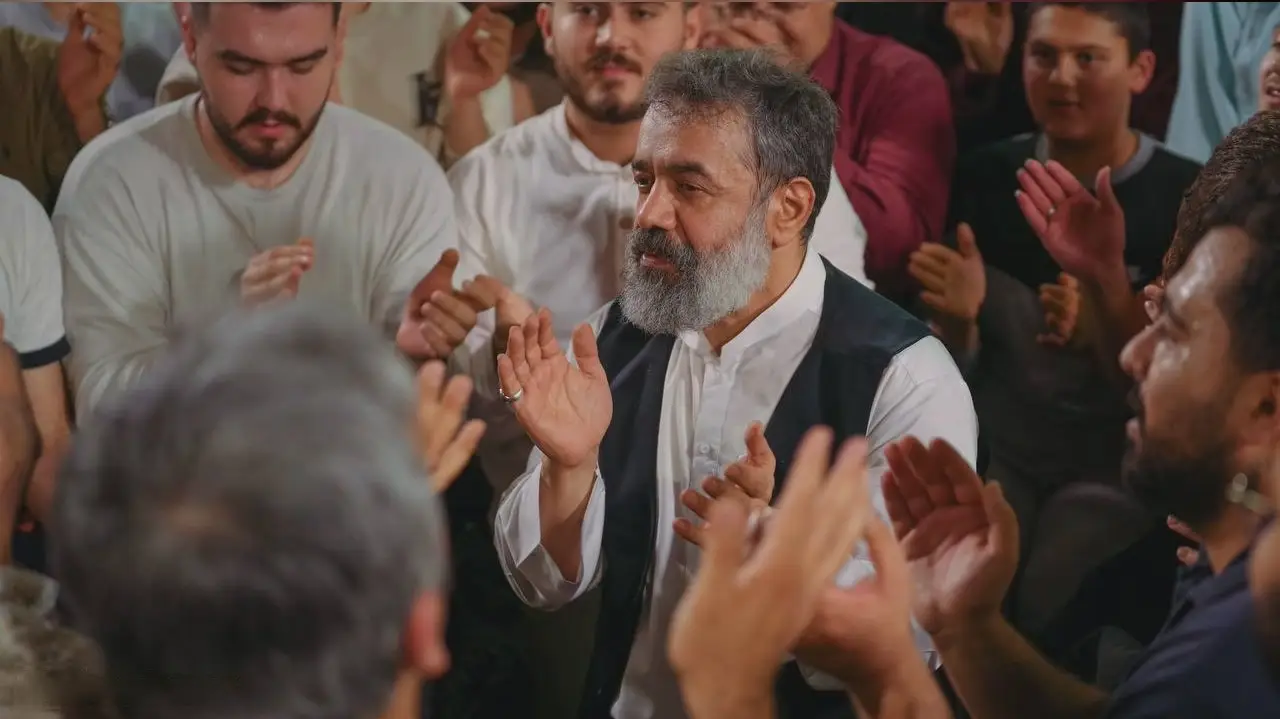 کاور نماهنگ نقش انگور - محمود کریمی