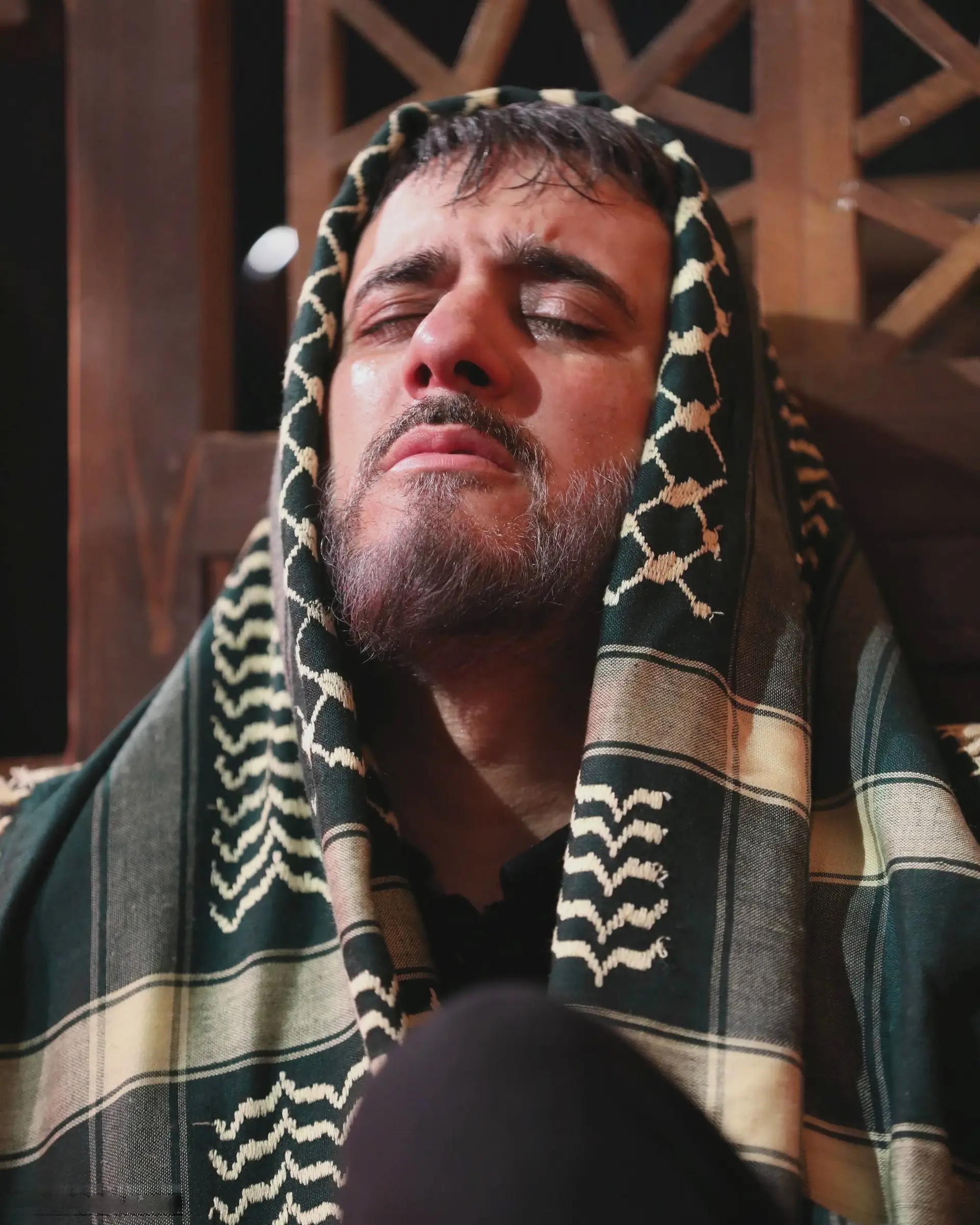 کاور نماهنگ آقای نجف - محمدحسین پویانفر