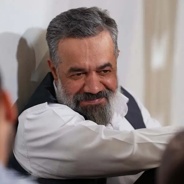 کاور نم‌نم بارون می‌زنه رو گونه‌م - محمود کریمی
