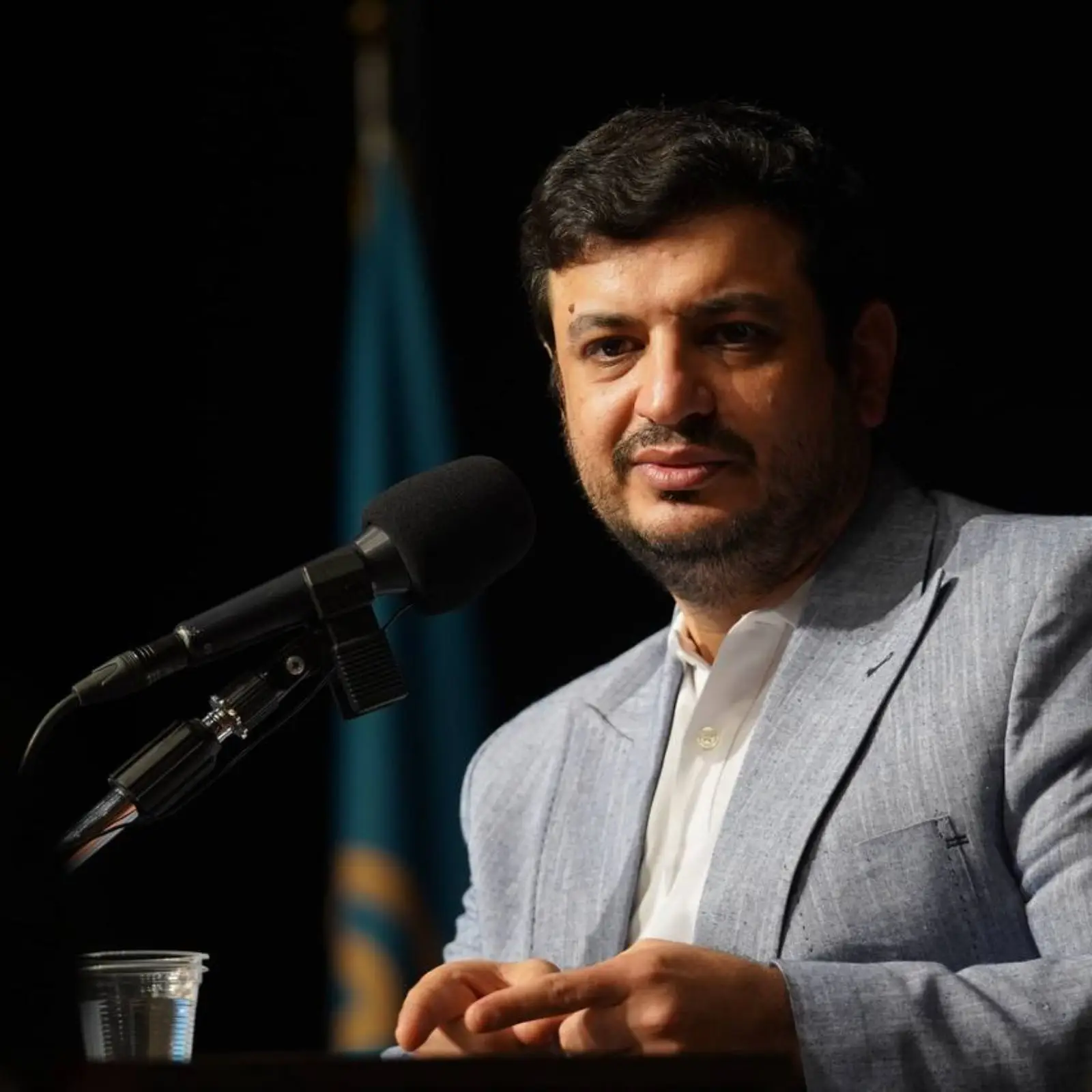 کاور سخنرانی نقلاب اسلامی و موانع مسیر صدور انقلاب استاد رائفی پور - علی اکبر رائفی پور