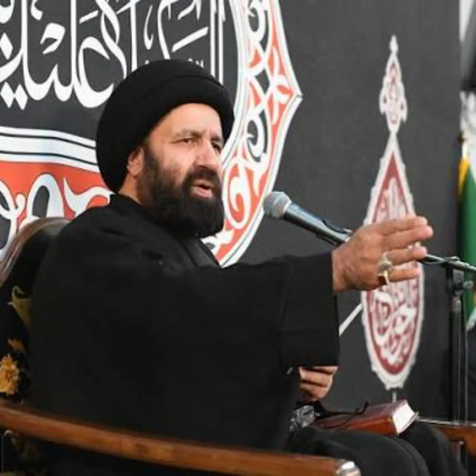 کاور سخنرانی فضیلت احترام به پدر و مادرحجت الاسلام دارستانی - احمد دارستانی