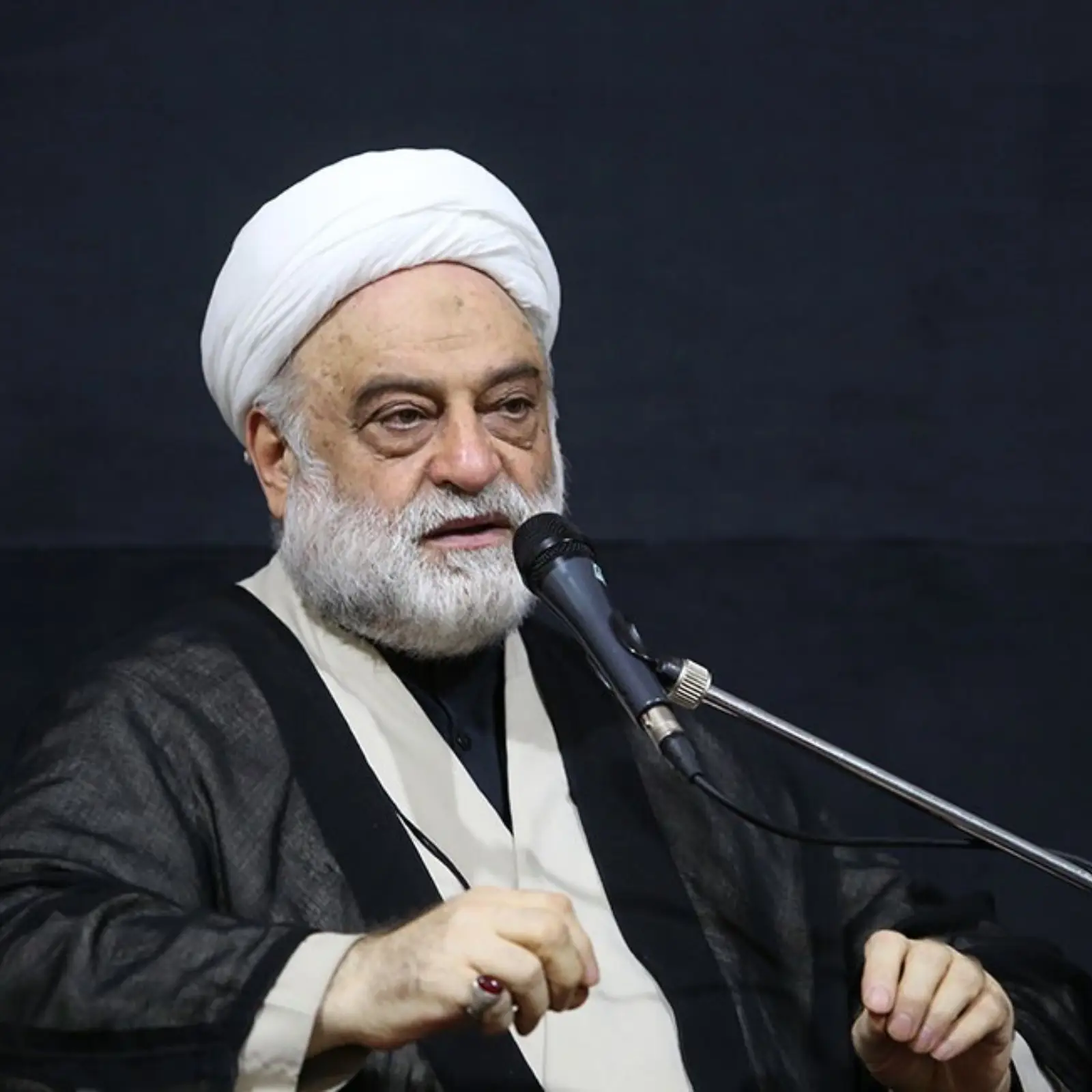 Cover: A Speech on the Most Important Sign of Loving God – Hojjat al-Islam Farahzad