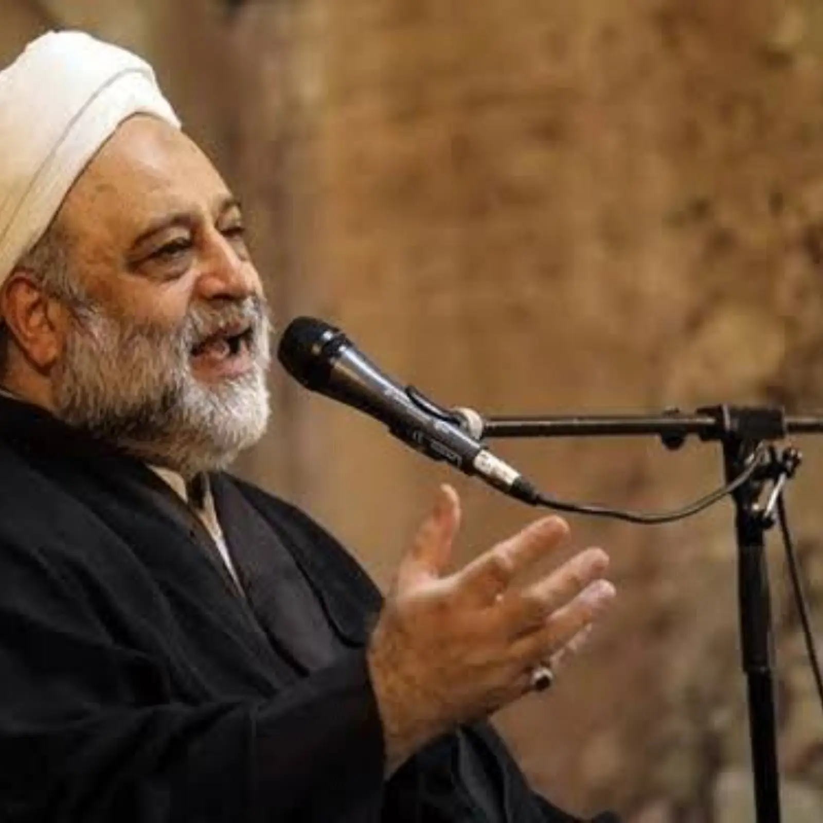 Cover: A Speech by Hojjat al-Islam Farahzad on Two Factors for Drawing Near to the Imam of the Time (Imam al-Zaman)