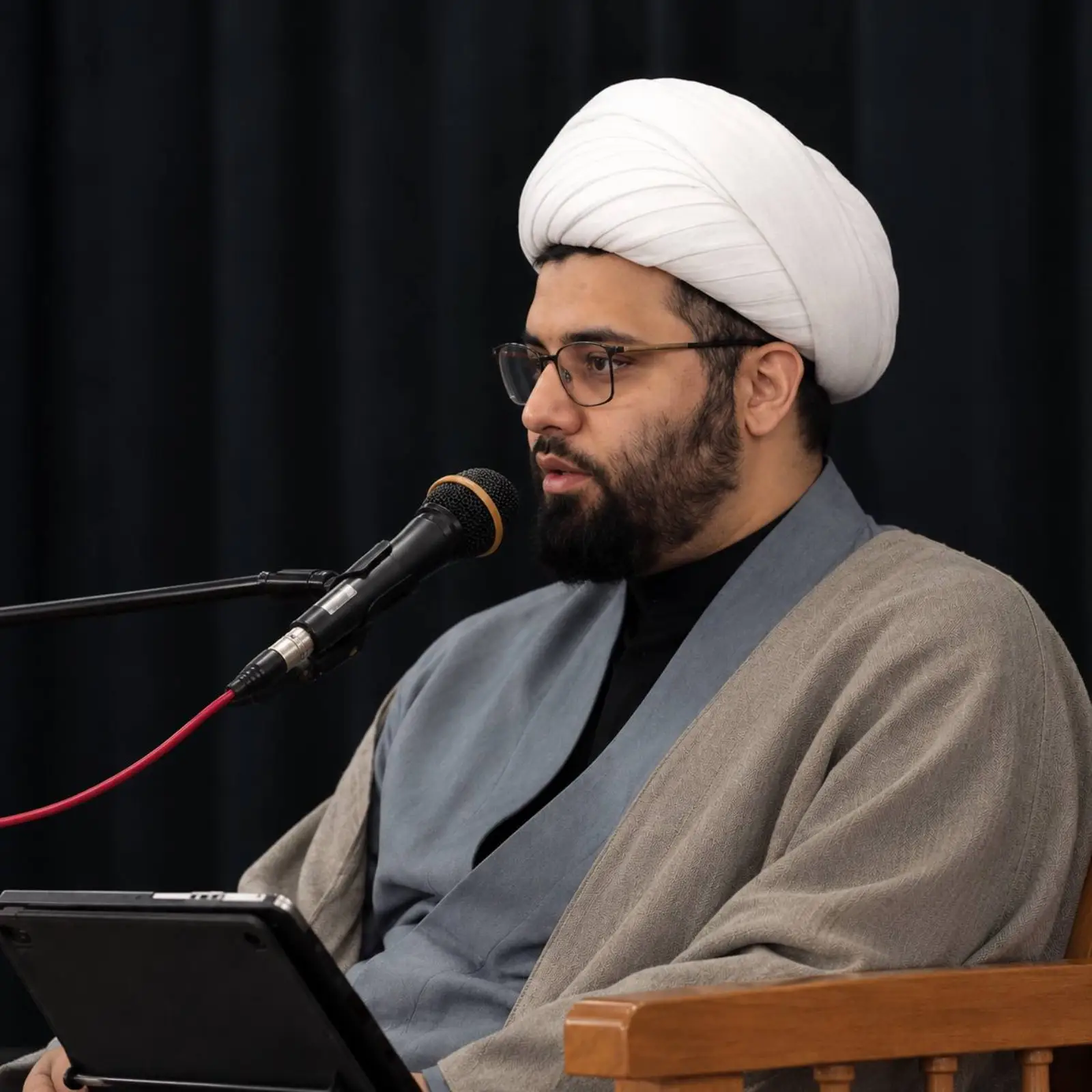 کاور سخنرانی به قیمت بعثت مردم حجت السلام امینی خواه - مصطفی امینی خواه