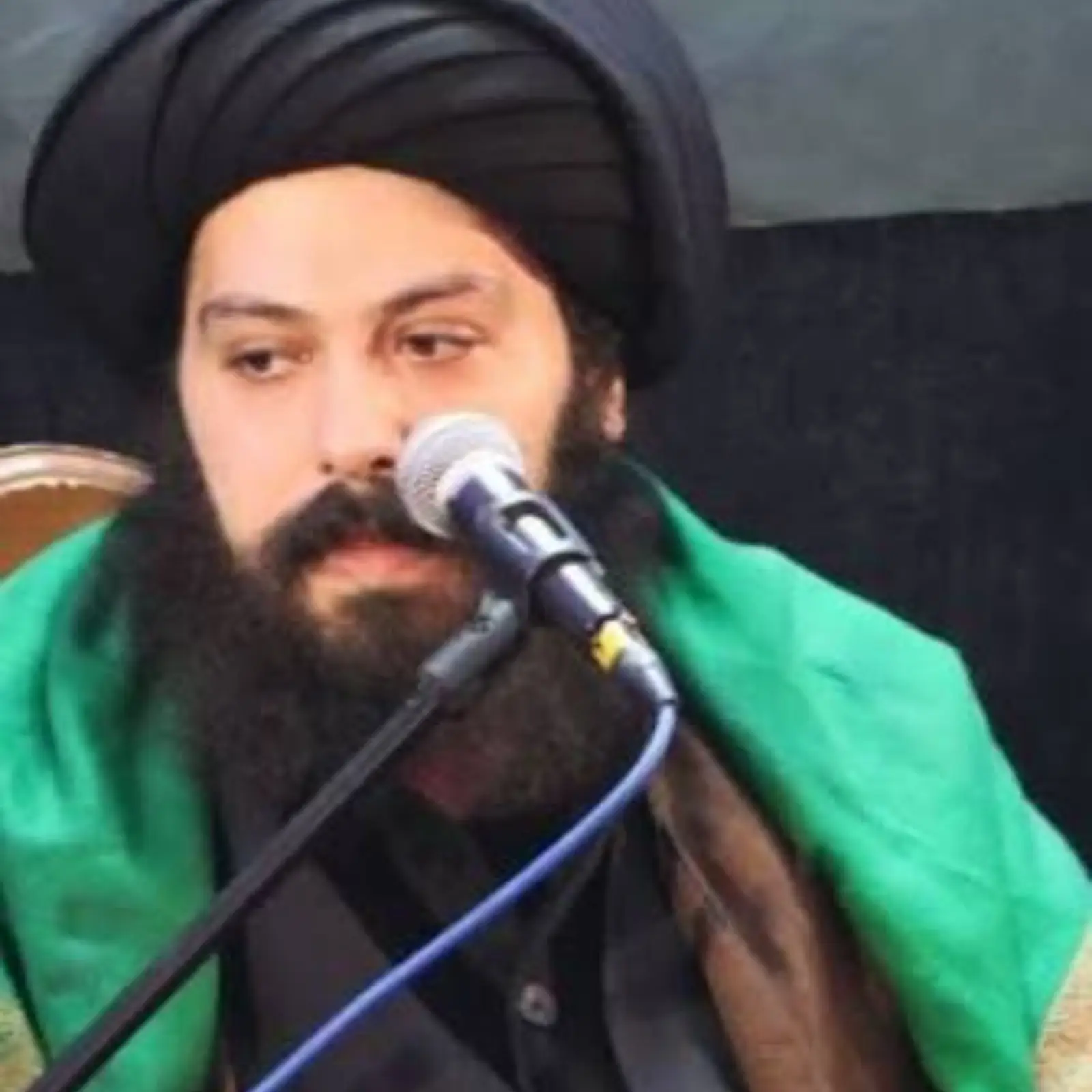 کاور سخنرانی احترام به ولی خدا حجت الاسلام صادقی - سید علی صادقی